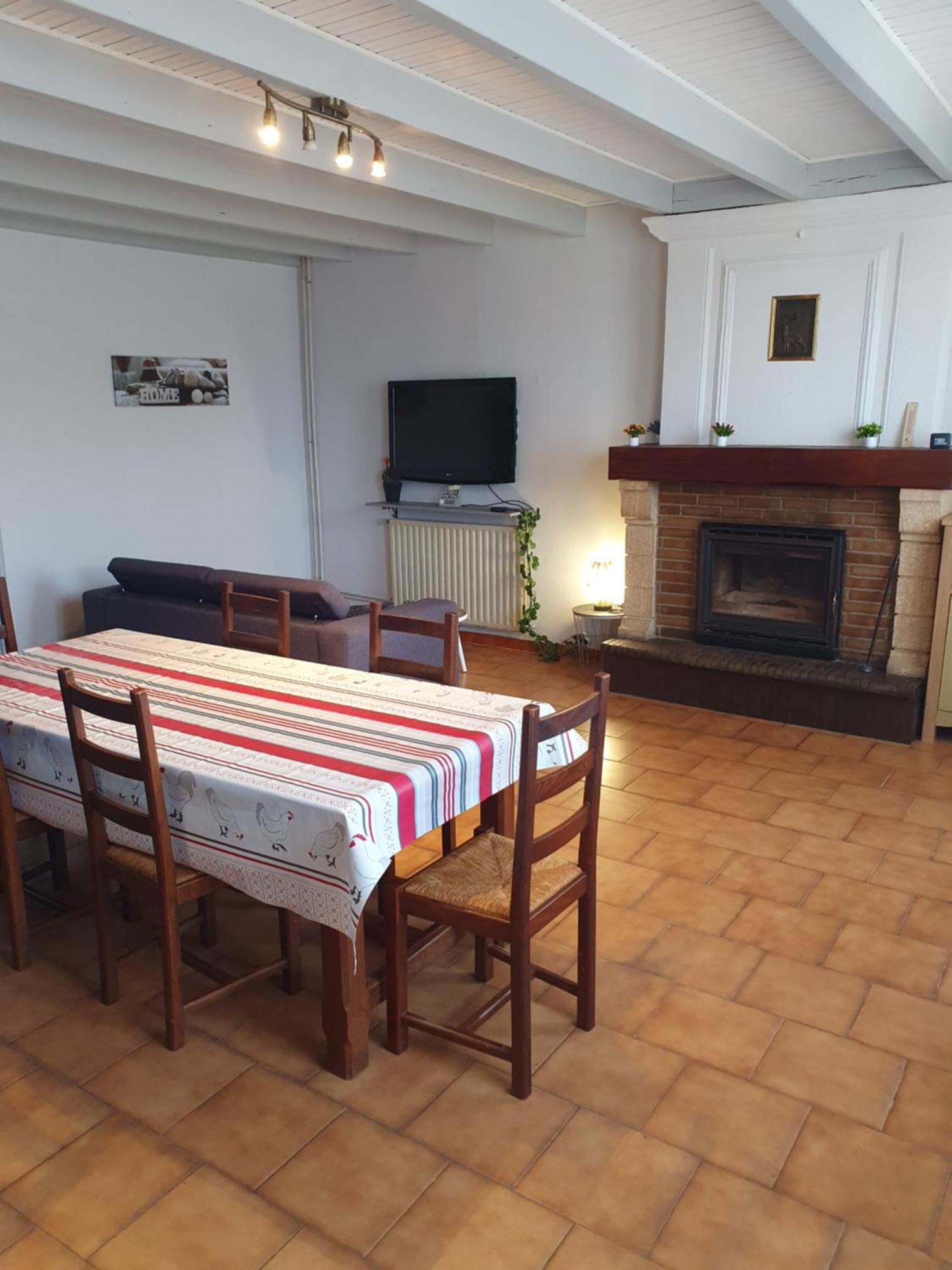 Maison 2 Chambres Au Calme Saint-Bonnet-sur-Gironde Luaran gambar